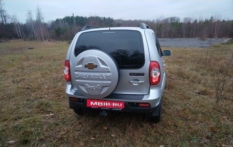 Chevrolet Niva I рестайлинг, 2010 год, 579 000 рублей, 3 фотография