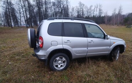 Chevrolet Niva I рестайлинг, 2010 год, 579 000 рублей, 6 фотография