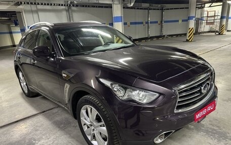 Infiniti FX II, 2013 год, 2 400 000 рублей, 10 фотография