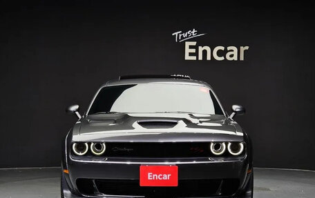 Dodge Challenger III рестайлинг 2, 2021 год, 14 600 100 рублей, 3 фотография