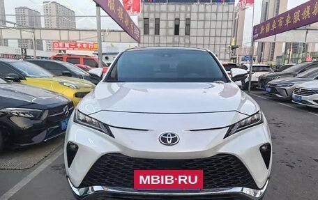 Toyota Venza, 2022 год, 3 660 000 рублей, 2 фотография