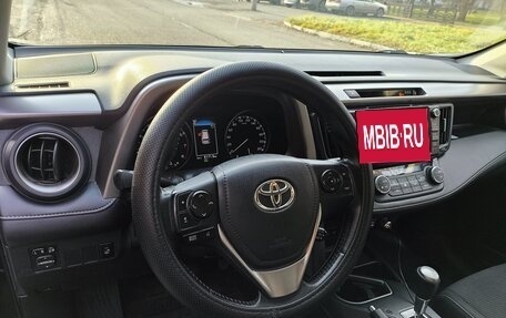 Toyota RAV4, 2017 год, 3 450 000 рублей, 8 фотография