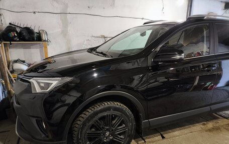 Toyota RAV4, 2017 год, 3 450 000 рублей, 24 фотография