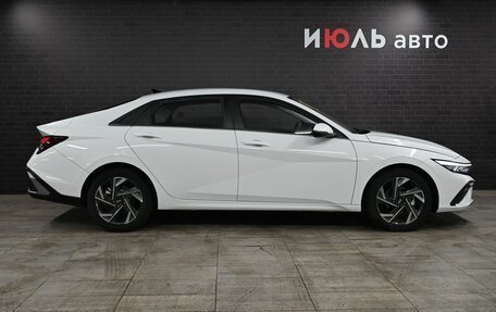 Hyundai Elantra, 2023 год, 2 423 000 рублей, 9 фотография