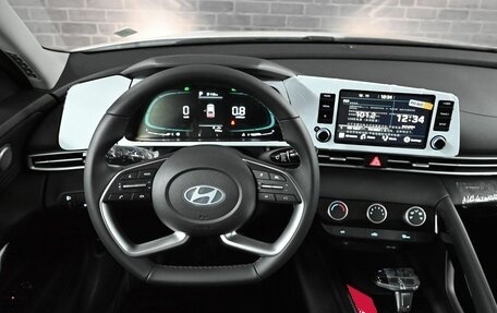 Hyundai Elantra, 2023 год, 2 423 000 рублей, 18 фотография