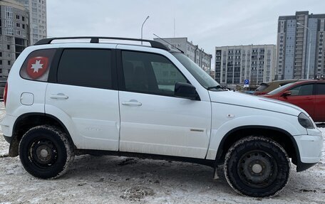 Chevrolet Niva I рестайлинг, 2017 год, 890 000 рублей, 5 фотография