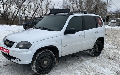 Chevrolet Niva I рестайлинг, 2017 год, 890 000 рублей, 3 фотография