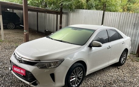 Toyota Camry, 2017 год, 2 990 000 рублей, 4 фотография