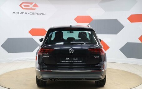 Volkswagen Tiguan II, 2017 год, 2 790 000 рублей, 6 фотография