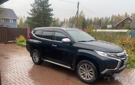 Mitsubishi Pajero Sport III рестайлинг, 2019 год, 3 000 000 рублей, 2 фотография