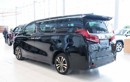 Toyota Alphard, 2024 год, 19 990 000 рублей, 3 фотография