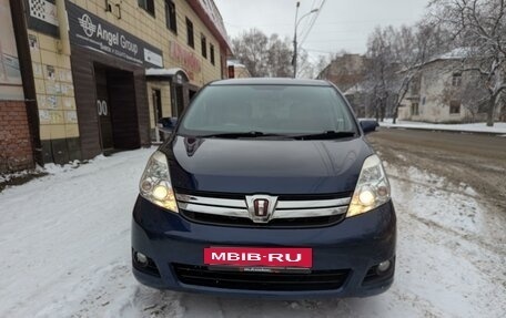 Toyota ISis I, 2011 год, 1 320 000 рублей, 2 фотография