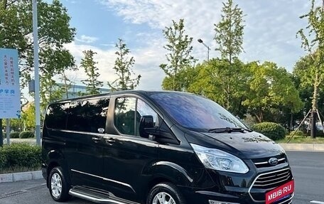 Ford Tourneo Custom I рестайлинг, 2020 год, 3 200 000 рублей, 3 фотография