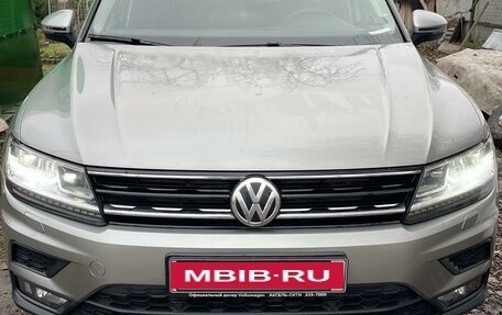 Volkswagen Tiguan II, 2017 год, 2 280 000 рублей, 1 фотография