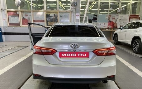 Toyota Camry, 2018 год, 2 830 000 рублей, 3 фотография