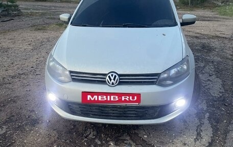 Volkswagen Polo VI (EU Market), 2011 год, 570 000 рублей, 2 фотография