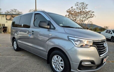 Hyundai Grand Starex Grand Starex I рестайлинг 2, 2021 год, 2 957 000 рублей, 3 фотография