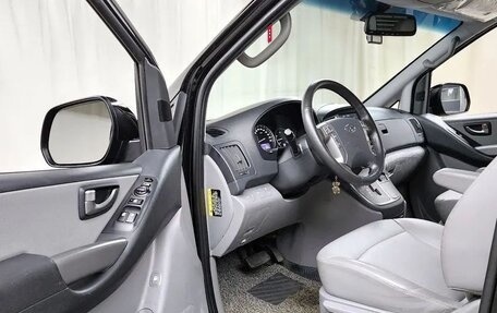 Hyundai Grand Starex Grand Starex I рестайлинг 2, 2021 год, 2 859 000 рублей, 10 фотография