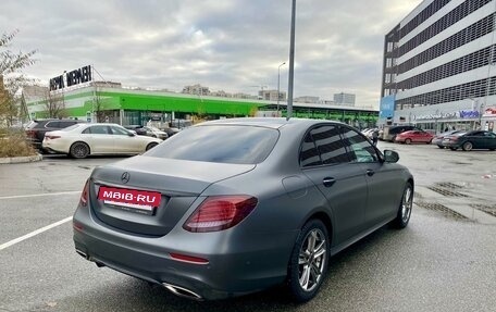 Mercedes-Benz E-Класс, 2019 год, 3 850 000 рублей, 5 фотография