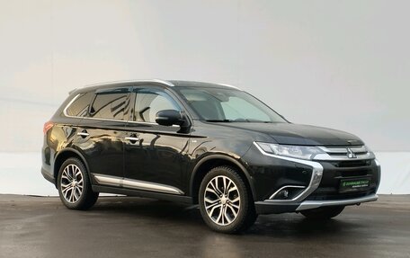 Mitsubishi Outlander III рестайлинг 3, 2018 год, 2 545 000 рублей, 3 фотография