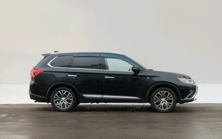 Mitsubishi Outlander III рестайлинг 3, 2018 год, 2 545 000 рублей, 4 фотография