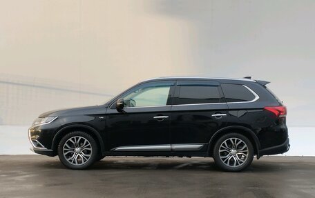 Mitsubishi Outlander III рестайлинг 3, 2018 год, 2 545 000 рублей, 8 фотография