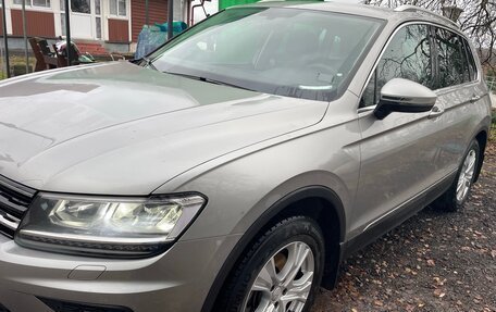 Volkswagen Tiguan II, 2017 год, 2 280 000 рублей, 2 фотография