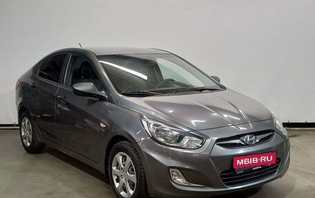 Hyundai Solaris II рестайлинг, 2013 год, 829 000 рублей, 3 фотография