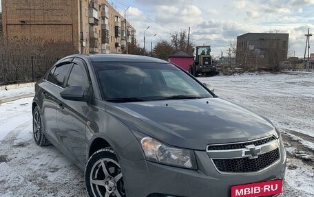 Chevrolet Cruze II, 2010 год, 927 000 рублей, 3 фотография