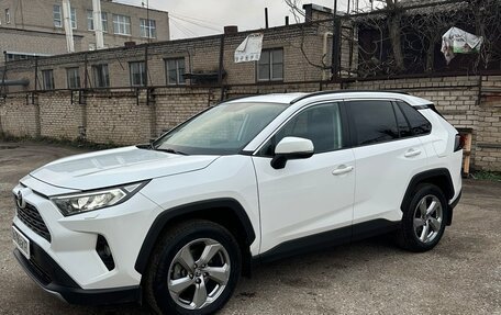 Toyota RAV4, 2020 год, 3 250 000 рублей, 1 фотография