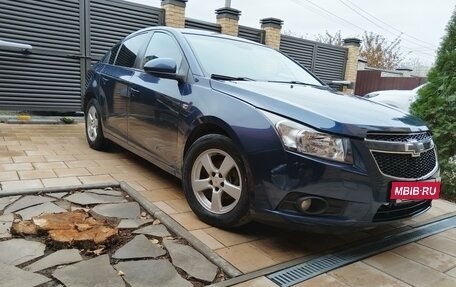 Chevrolet Cruze II, 2011 год, 750 000 рублей, 3 фотография