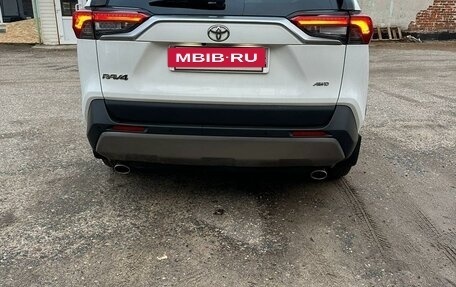 Toyota RAV4, 2020 год, 3 250 000 рублей, 3 фотография