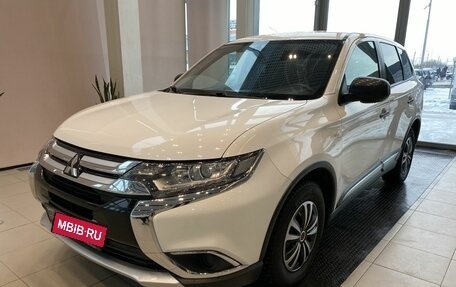 Mitsubishi Outlander III рестайлинг 3, 2018 год, 2 296 600 рублей, 1 фотография