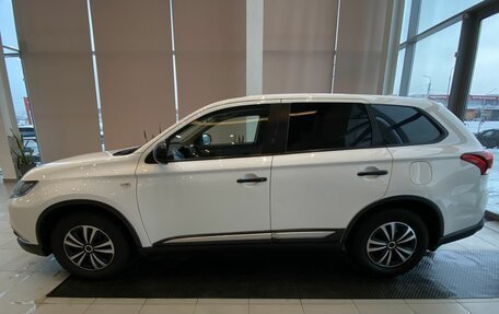 Mitsubishi Outlander III рестайлинг 3, 2018 год, 2 296 600 рублей, 10 фотография