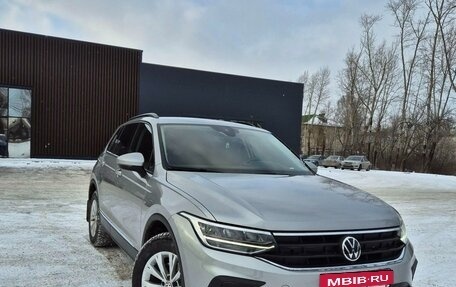 Volkswagen Tiguan II, 2021 год, 3 200 000 рублей, 2 фотография