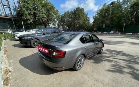 Skoda Octavia, 2018 год, 1 990 000 рублей, 6 фотография