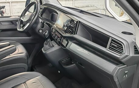 Volkswagen Multivan T6 рестайлинг, 2021 год, 7 900 000 рублей, 13 фотография