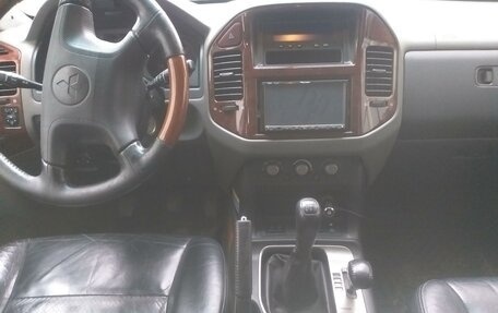 Mitsubishi Pajero III рестайлинг, 2004 год, 1 000 050 рублей, 14 фотография