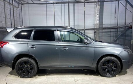 Mitsubishi Outlander III рестайлинг 3, 2013 год, 1 449 000 рублей, 4 фотография