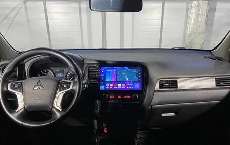 Mitsubishi Outlander III рестайлинг 3, 2013 год, 1 449 000 рублей, 13 фотография