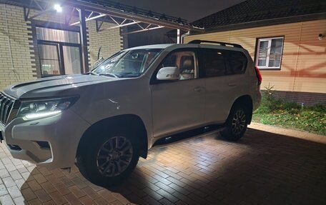 Toyota Land Cruiser Prado 150 рестайлинг 2, 2018 год, 6 200 000 рублей, 1 фотография