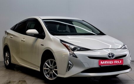 Toyota Prius IV XW50, 2017 год, 1 890 000 рублей, 4 фотография