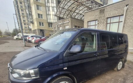 Volkswagen Caravelle T5, 2012 год, 1 980 000 рублей, 2 фотография