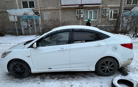 Hyundai Solaris II рестайлинг, 2011 год, 770 000 рублей, 4 фотография