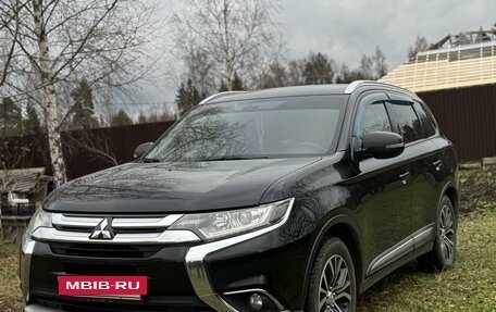 Mitsubishi Outlander III рестайлинг 3, 2016 год, 1 780 000 рублей, 2 фотография