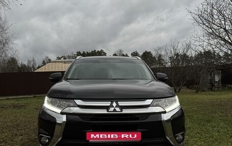 Mitsubishi Outlander III рестайлинг 3, 2016 год, 1 780 000 рублей, 3 фотография