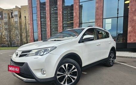 Toyota RAV4, 2015 год, 2 115 000 рублей, 2 фотография