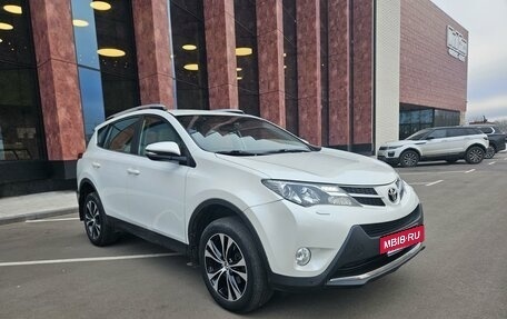 Toyota RAV4, 2015 год, 2 115 000 рублей, 3 фотография