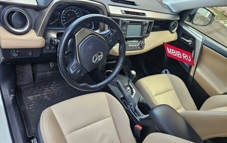 Toyota RAV4, 2015 год, 2 115 000 рублей, 13 фотография