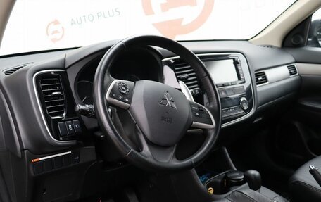 Mitsubishi Outlander III рестайлинг 3, 2014 год, 1 760 000 рублей, 10 фотография